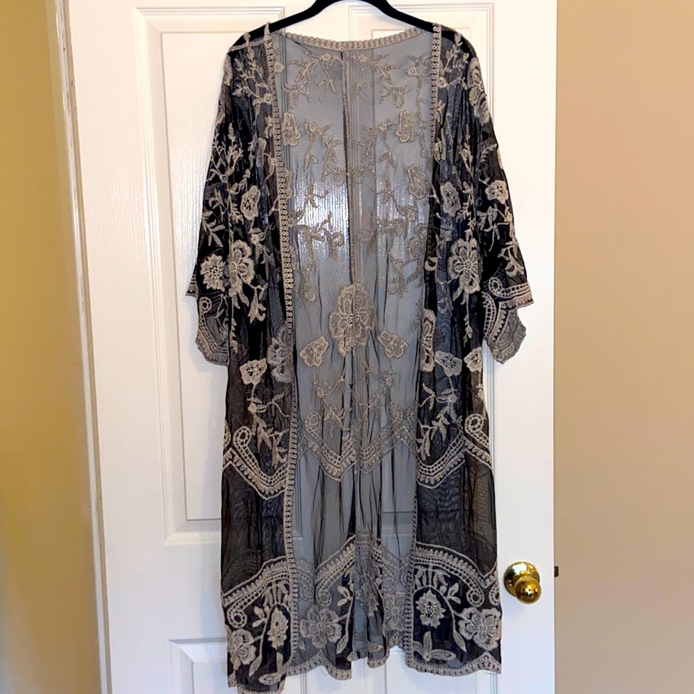 Elegant Black and Cream Embroidered Kimono
Boho